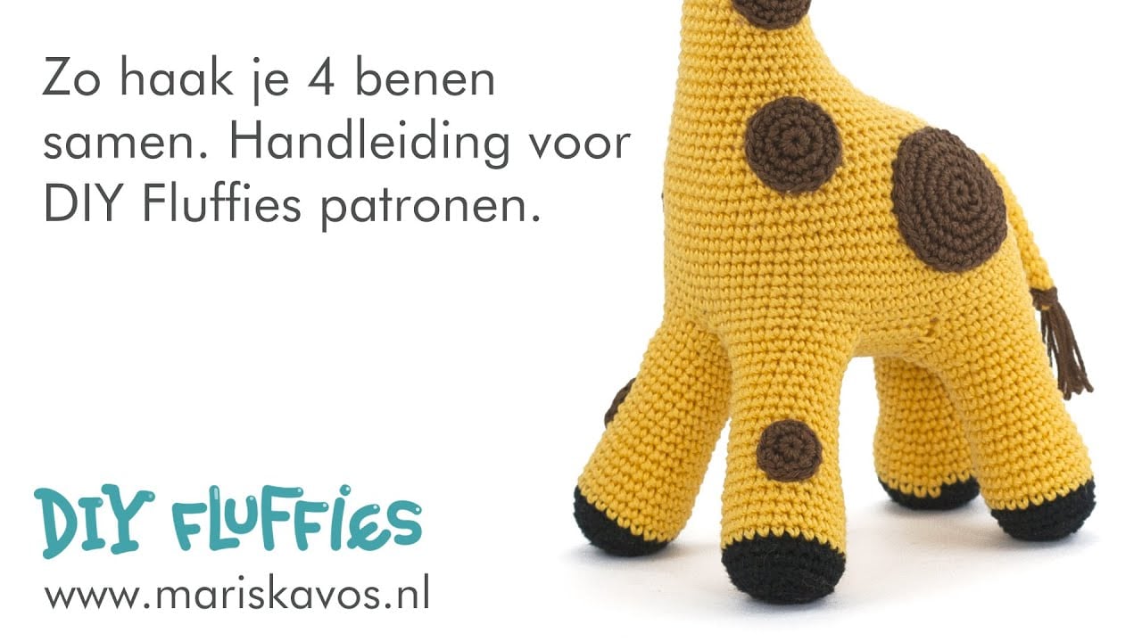Zo haak je 4 benen/poten samen. Handleiding voor DIY Fluffies Amigurumi haakpatronen.