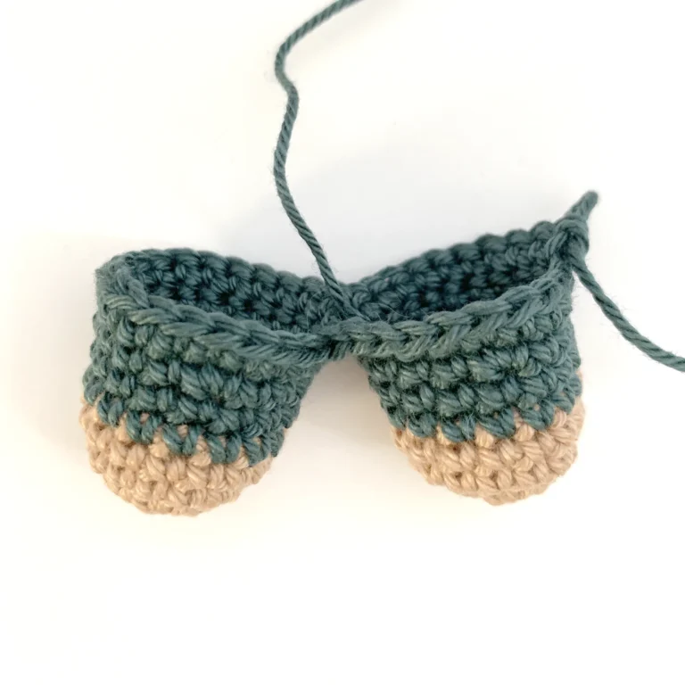 crochet legs together
