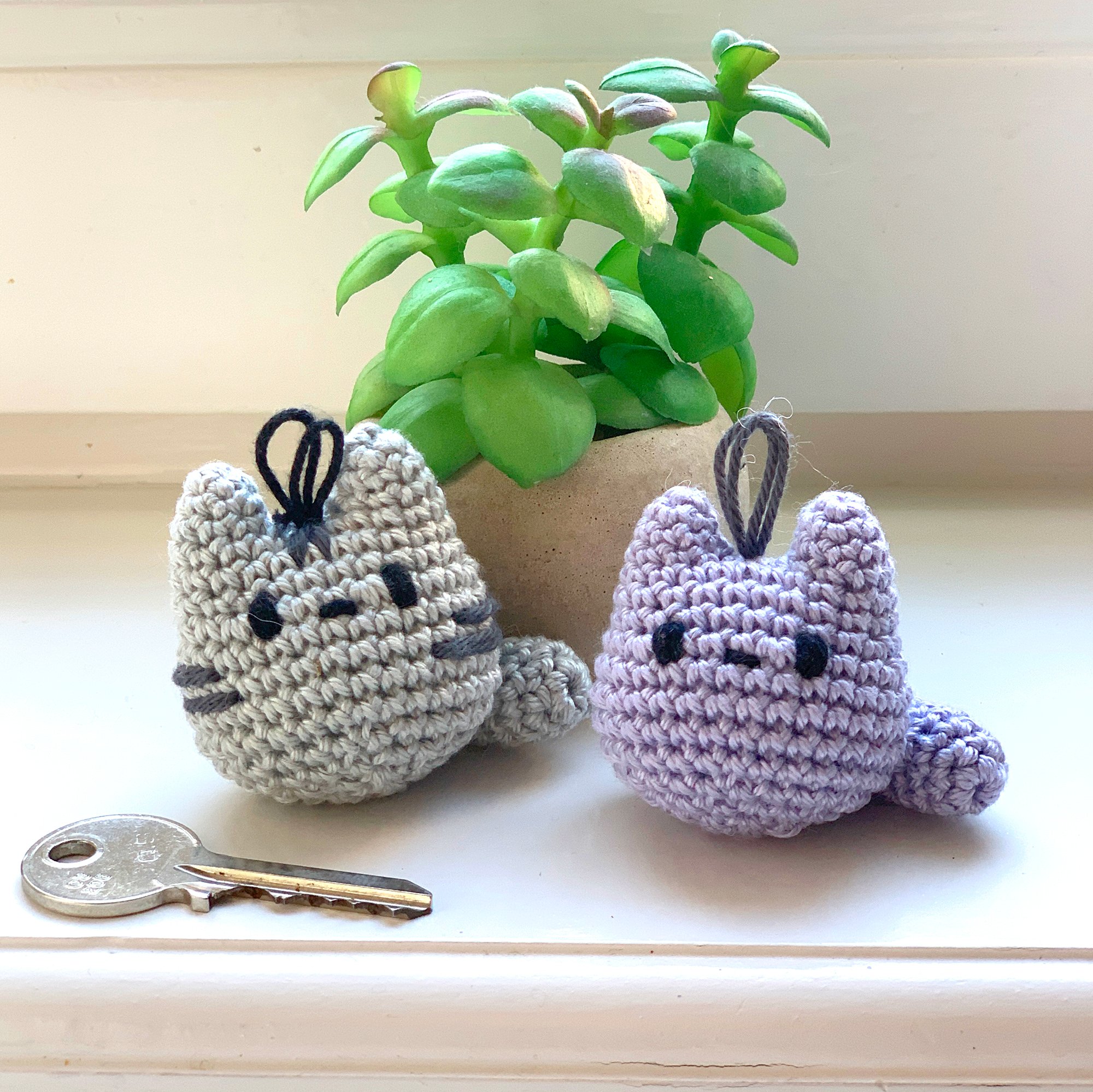 Free Cat Amigurumi Pattern - DIY Fluffies crochet patterns