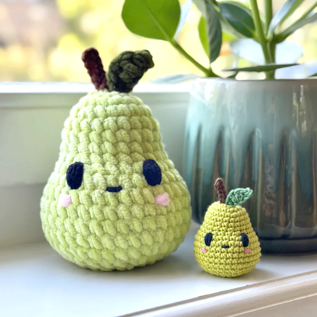 mini pear amigurumi pattern.