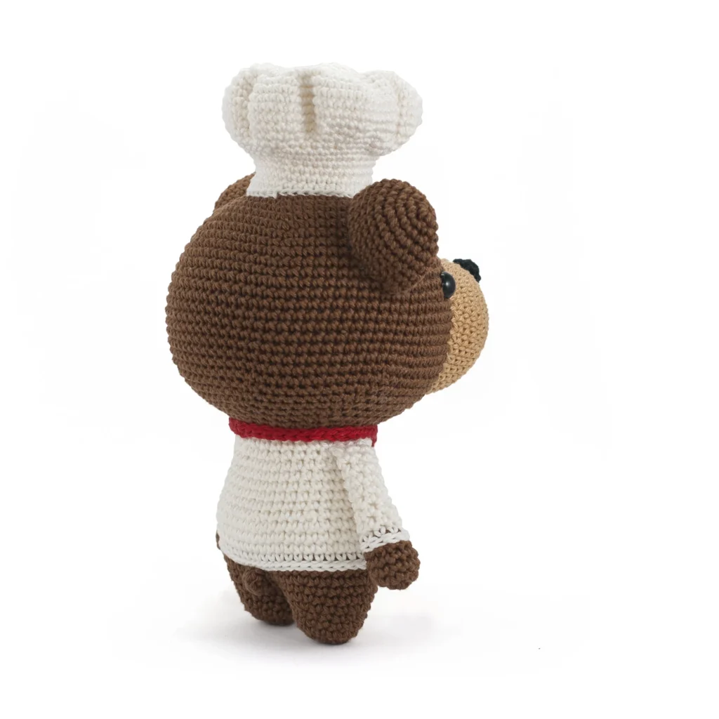 free bear chef crochet pattern back